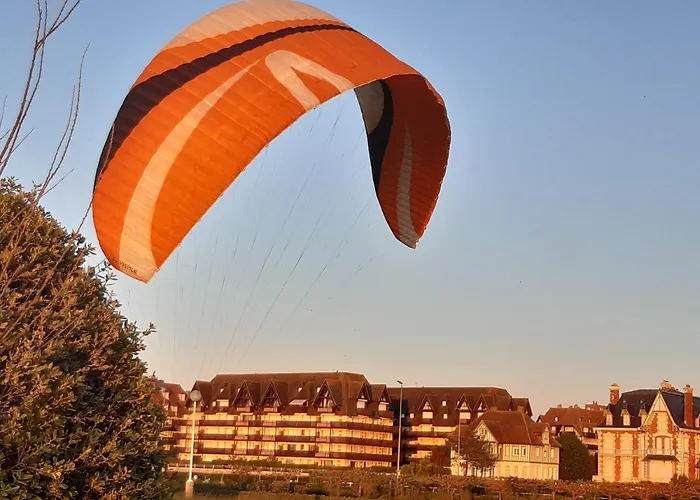 Appartement Chez Coco, 7 Persons, Triangle D'or, Hypercentre *