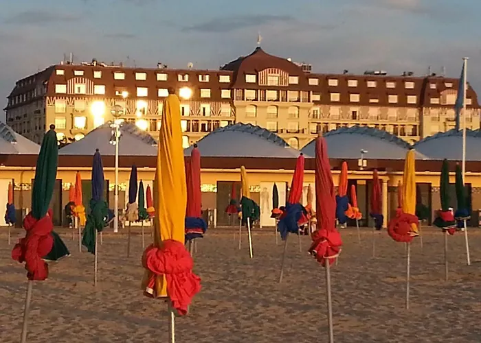 Appartement Chez Coco, 7 Persons, Triangle D'or, Hypercentre *